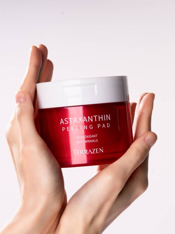 exfoliating pads; anti-aging skincare; astaxanthin pads; antioxidant skincare; wrinkle-reducing pads